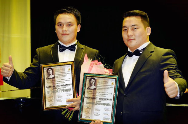 Олон улсын дуурийн дуулаачдын уралдаанд Ч.Бадрал, Б.Монголхүү нар амжилттай оролцлоо